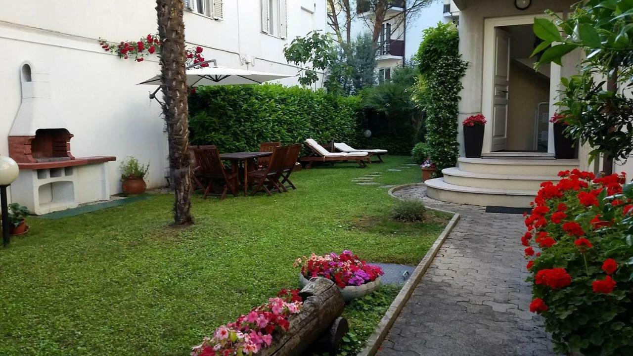 A Casa Di Clo Bed & Breakfast เปซาโร ภายนอก รูปภาพ