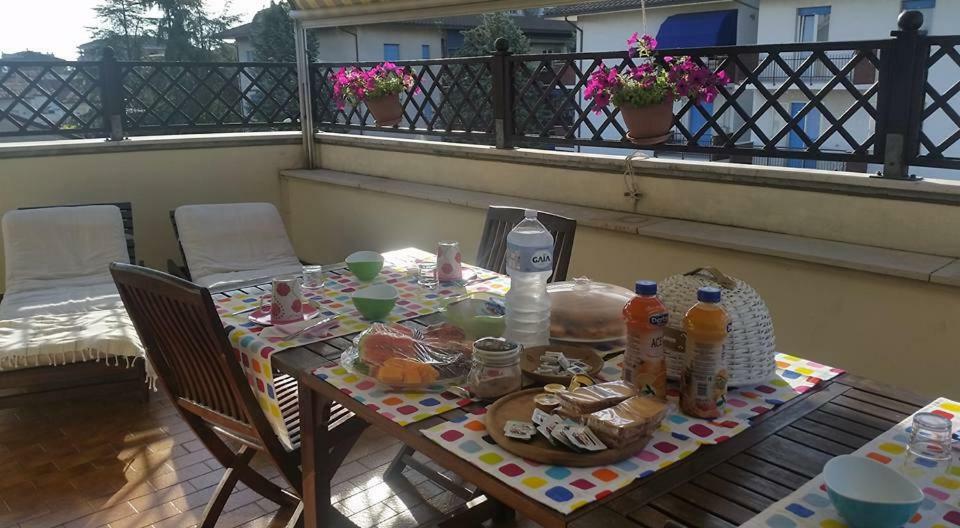 A Casa Di Clo Bed & Breakfast เปซาโร ภายนอก รูปภาพ