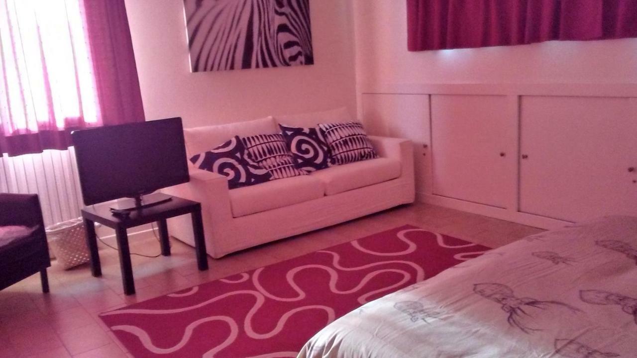 A Casa Di Clo Bed & Breakfast เปซาโร ภายนอก รูปภาพ