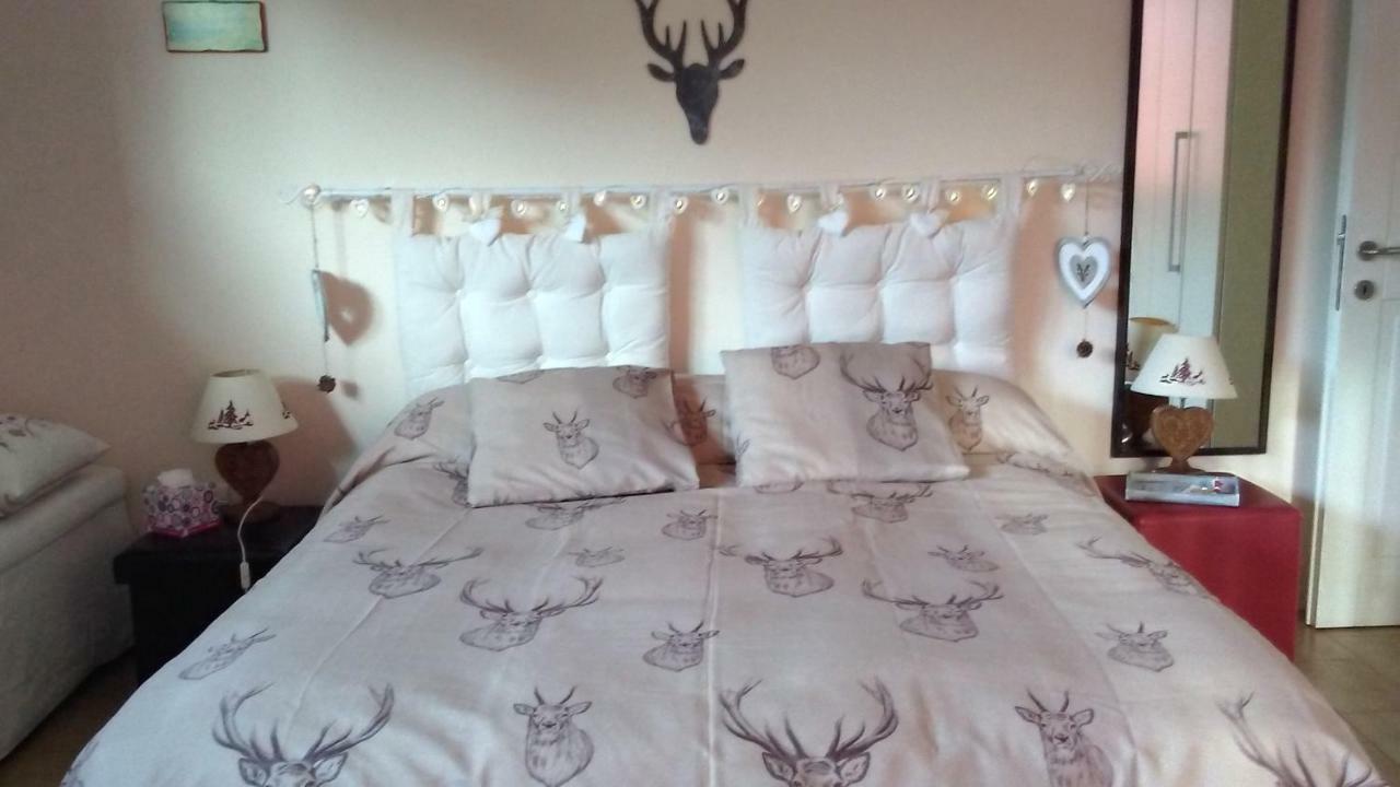 A Casa Di Clo Bed & Breakfast เปซาโร ภายนอก รูปภาพ